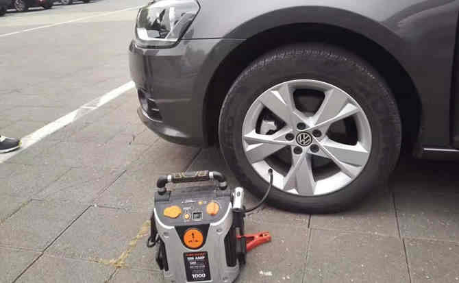 临猗汽车搭电案例